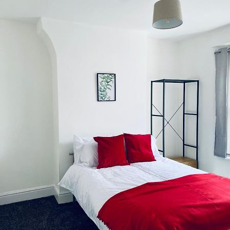 3 Bed Anfield House Close To Lfc Liverpool Exterior foto