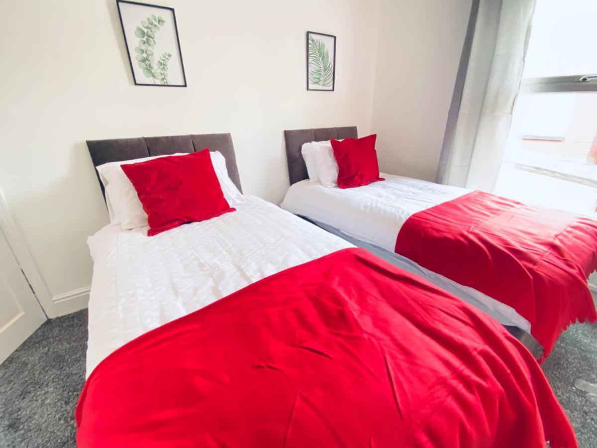 3 Bed Anfield House Close To Lfc Liverpool Exterior foto